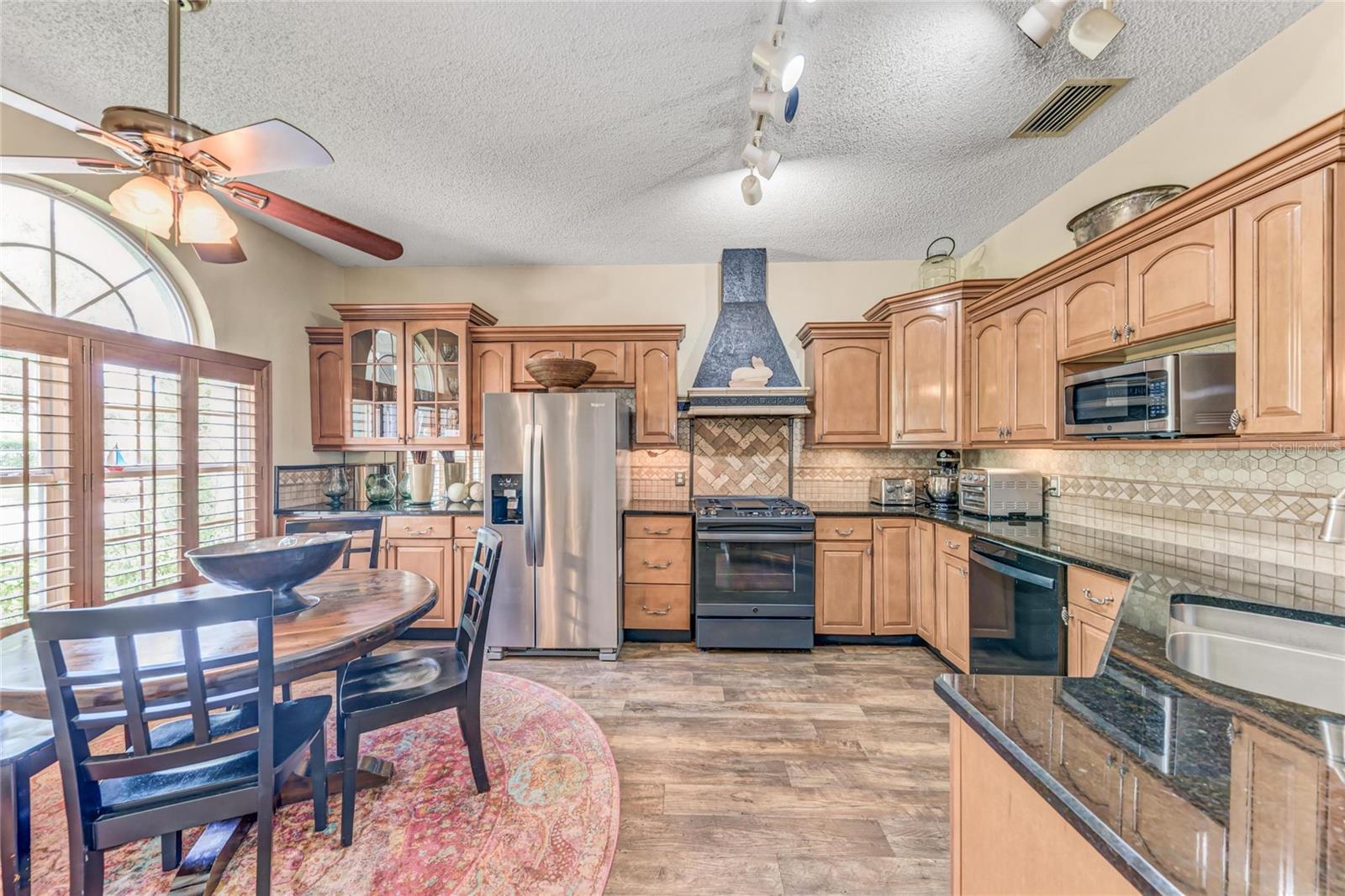 Image 14 of 42 For 920 Springwood Circle