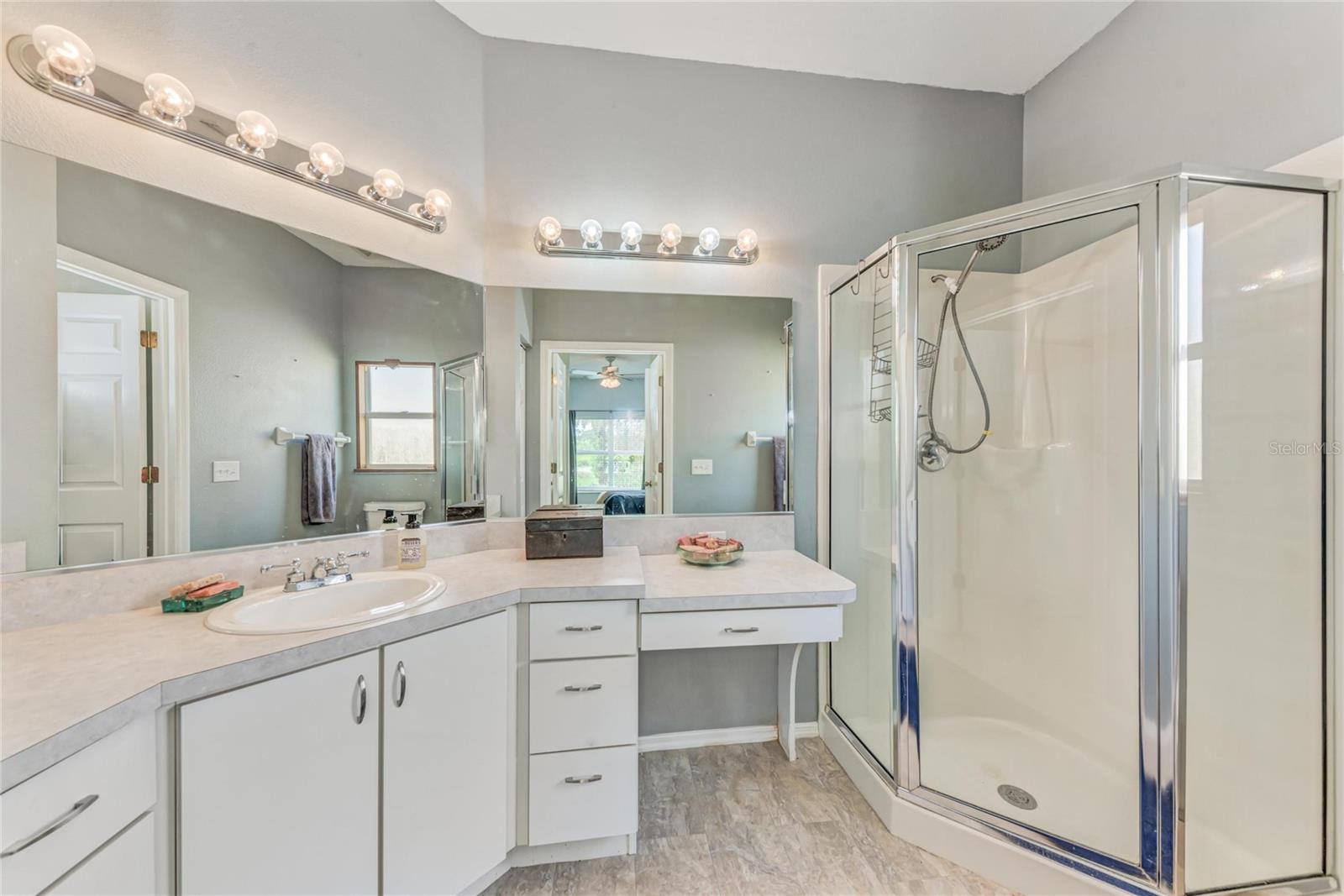 Image 24 of 42 For 920 Springwood Circle