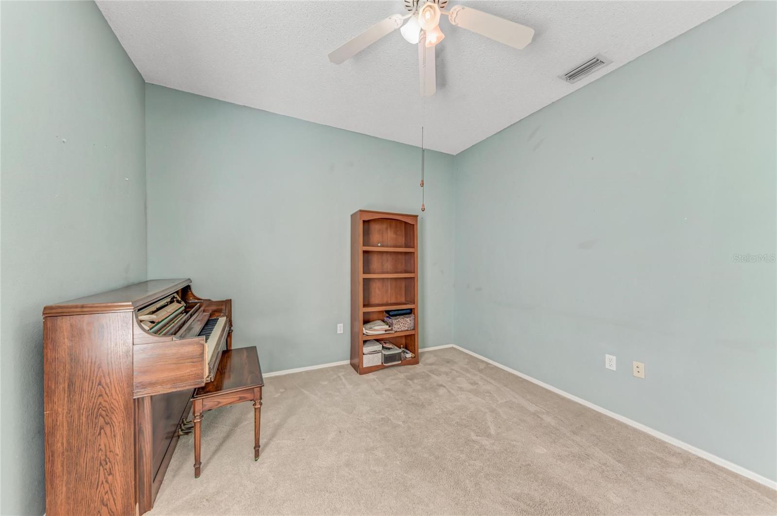 Image 29 of 42 For 920 Springwood Circle