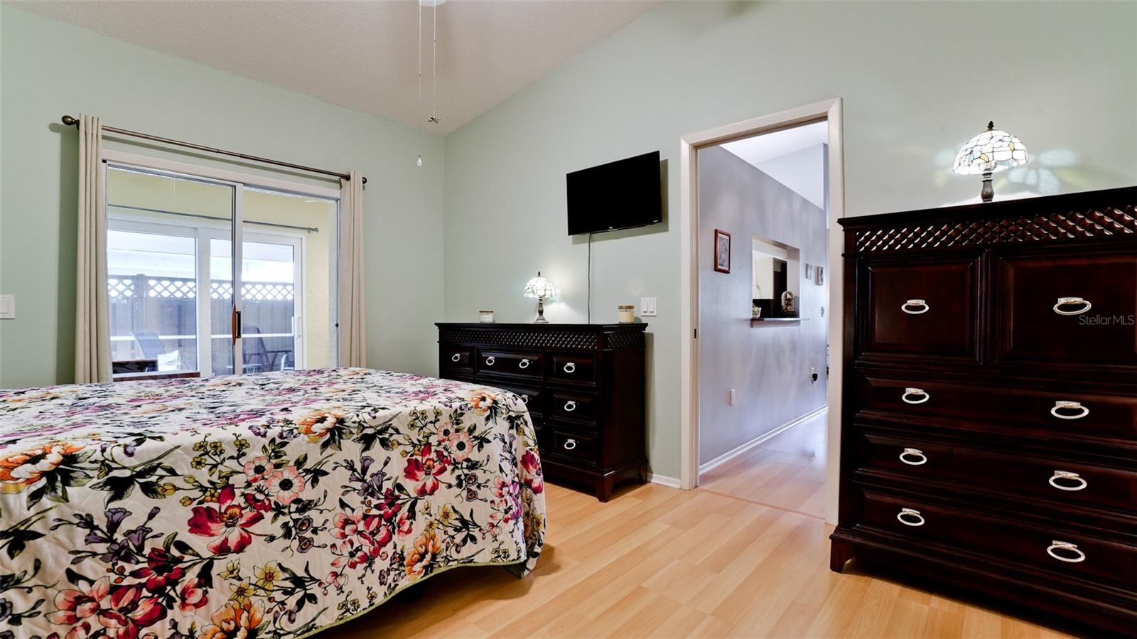 Image 19 of 49 For 2911 74th Street W 2276