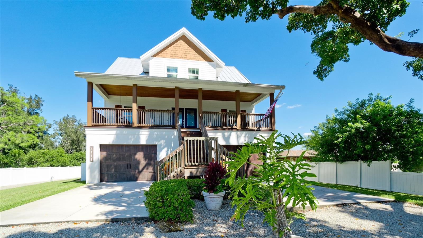 Image 3 of 98 For 2111 51st Boulevard E