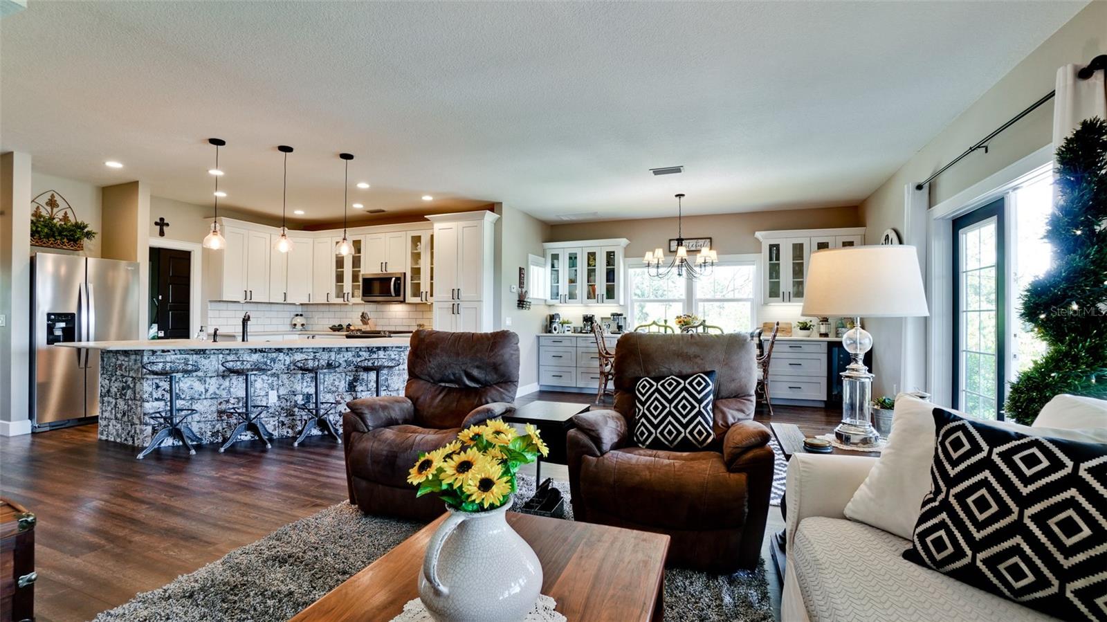 Image 35 of 98 For 2111 51st Boulevard E