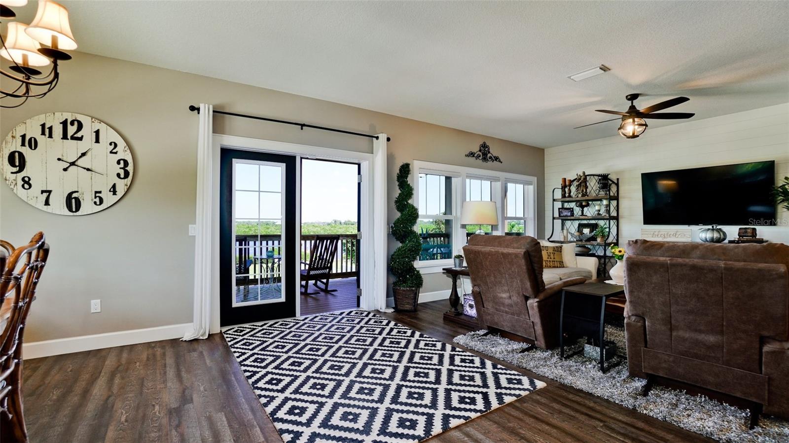 Image 38 of 98 For 2111 51st Boulevard E