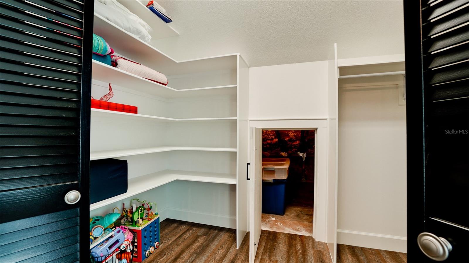 Image 73 of 98 For 2111 51st Boulevard E