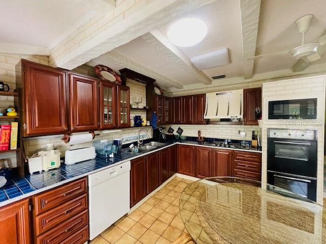 Image 11 of 37 For 550 46th Street