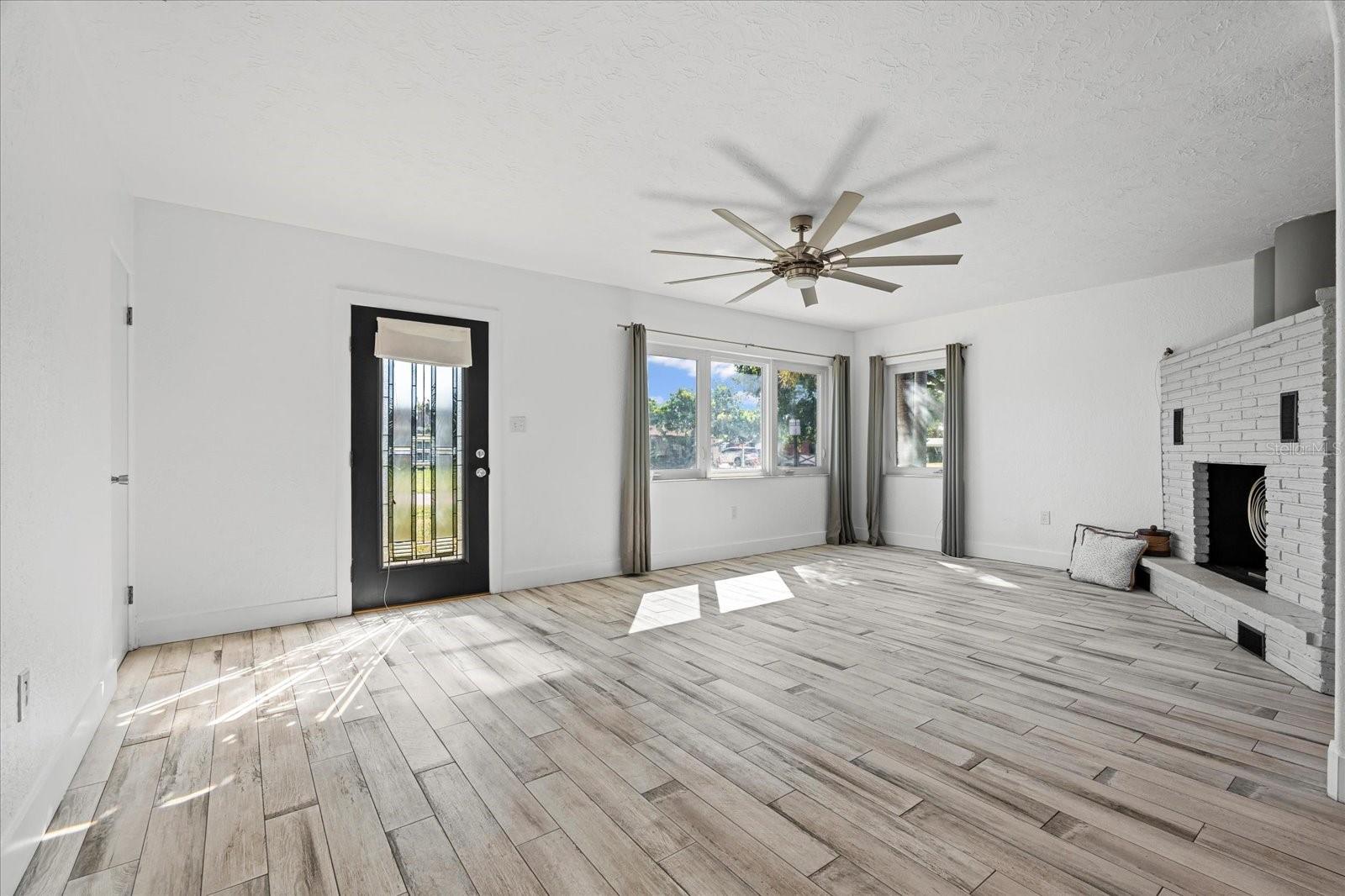 Image 4 of 30 For 344 45th Street Court W