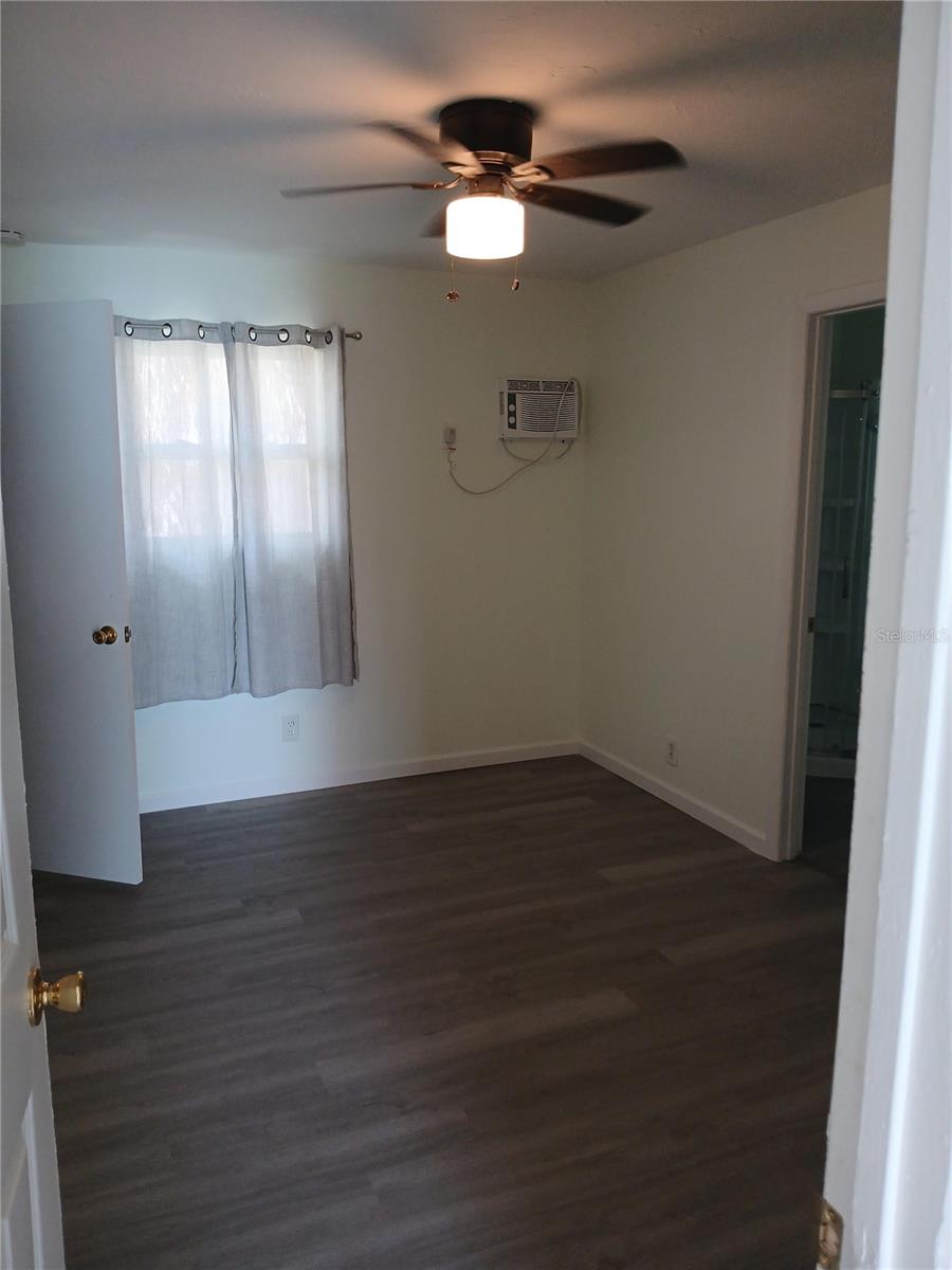 Image 21 of 24 For 6520 Clemson Street