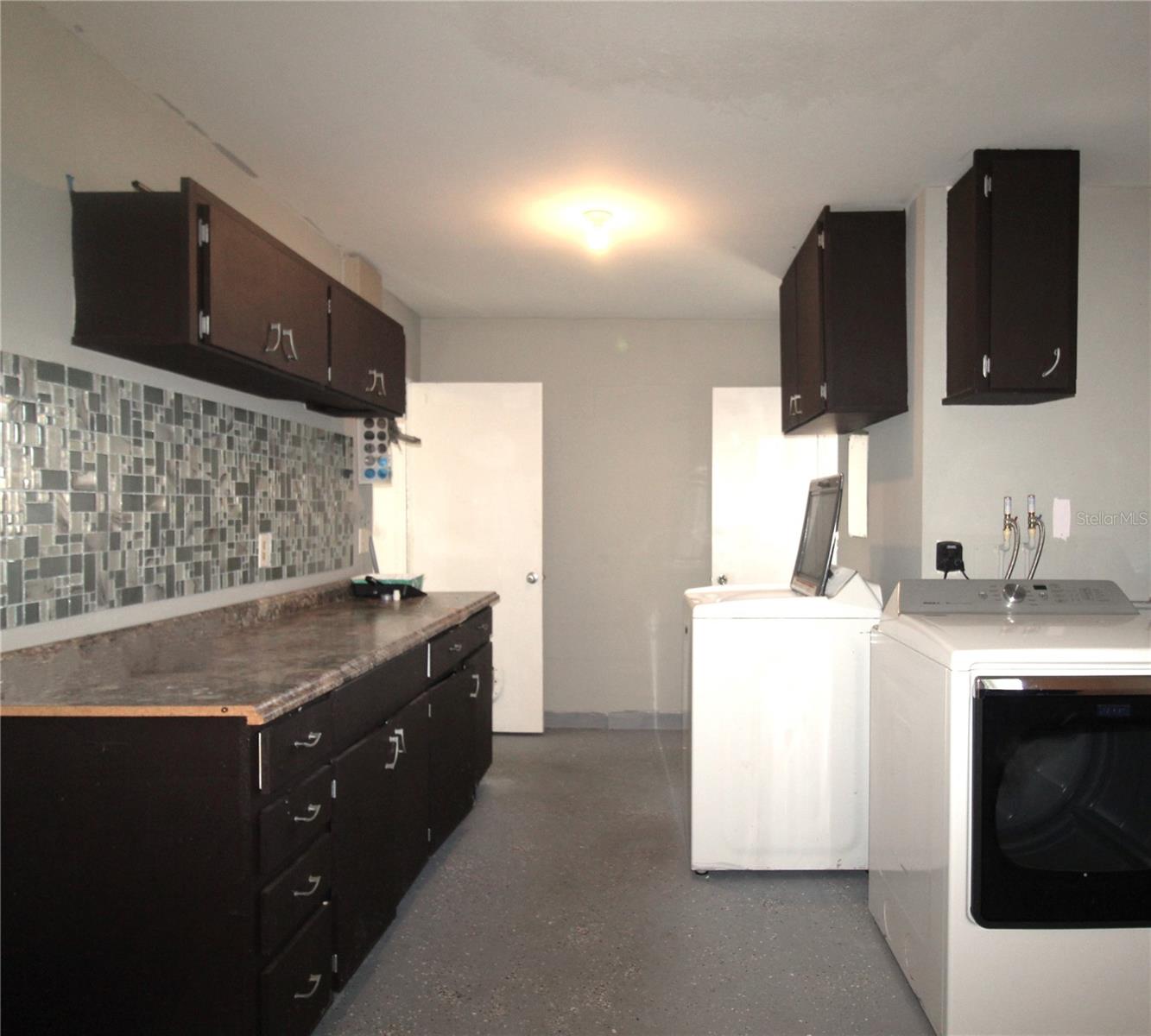 Image 10 of 14 For 552 Sheridan Drive