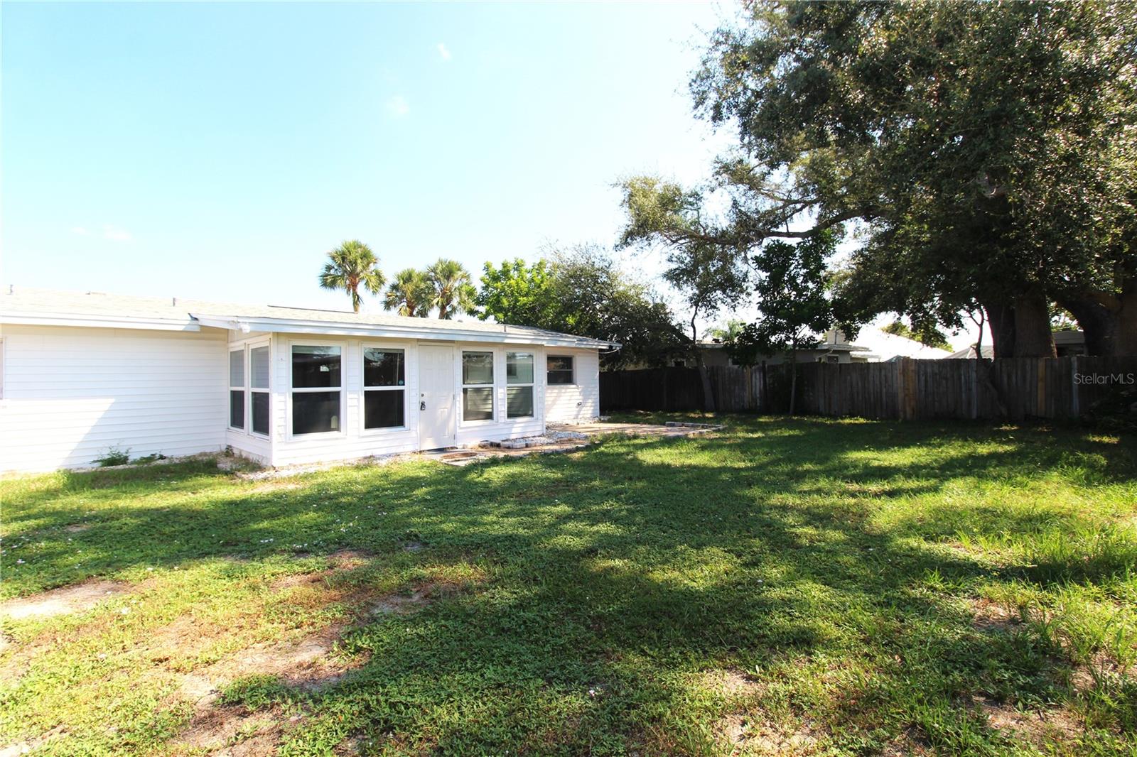 Image 13 of 14 For 552 Sheridan Drive