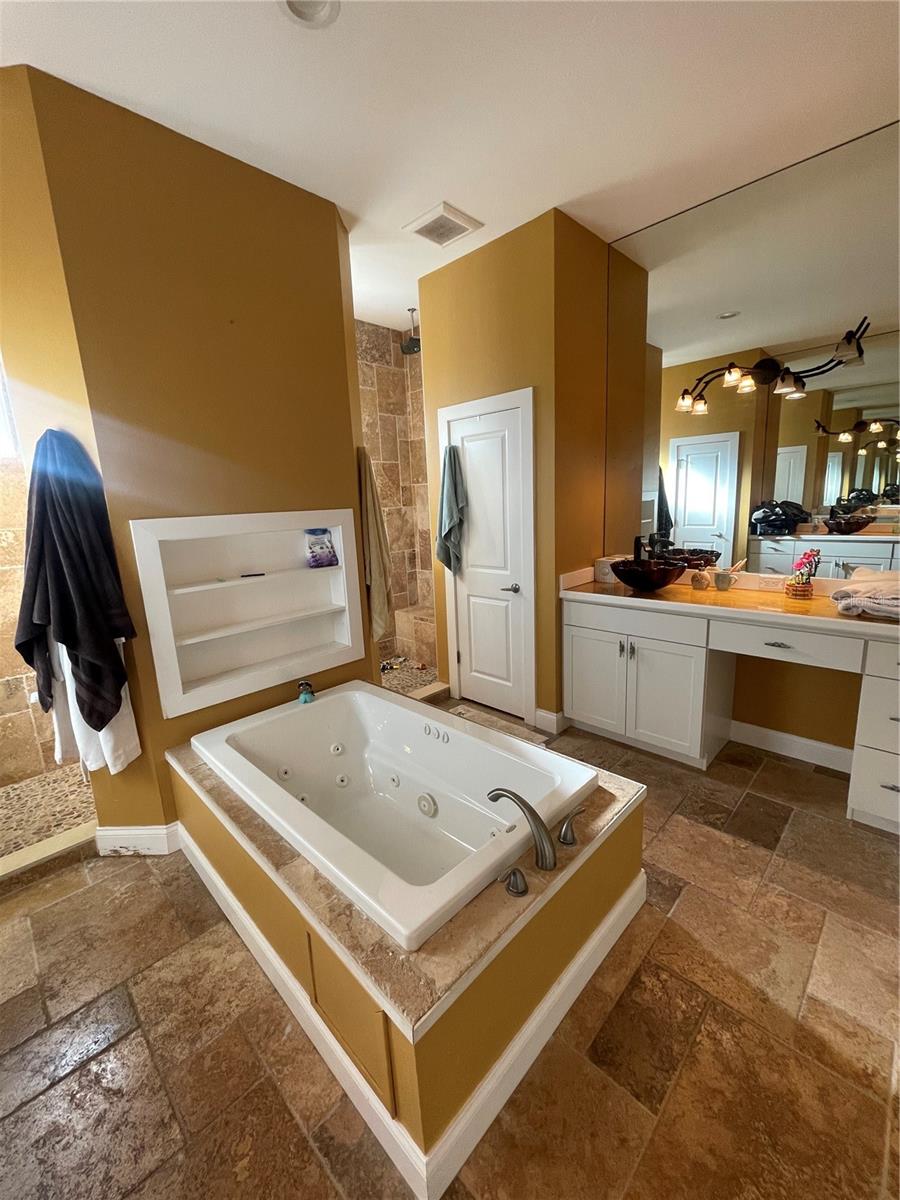 Image 10 of 18 For 13653 Heritage Way