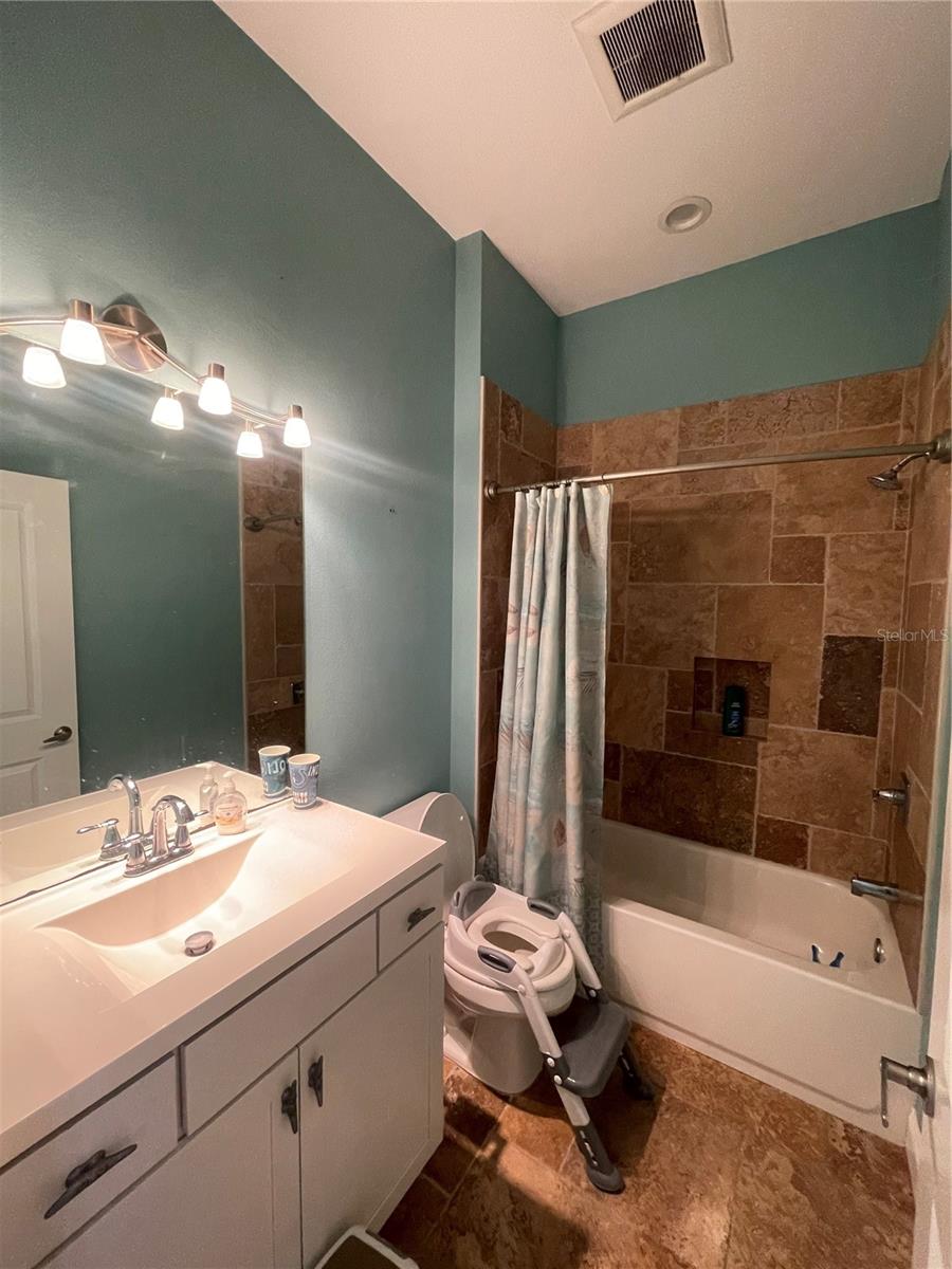 Image 15 of 18 For 13653 Heritage Way