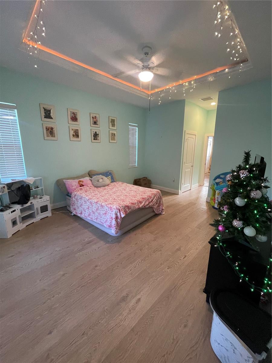 Image 8 of 18 For 13653 Heritage Way