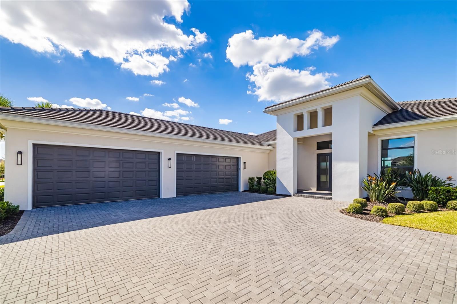 Image 12 of 81 For 9004 Artisan Way