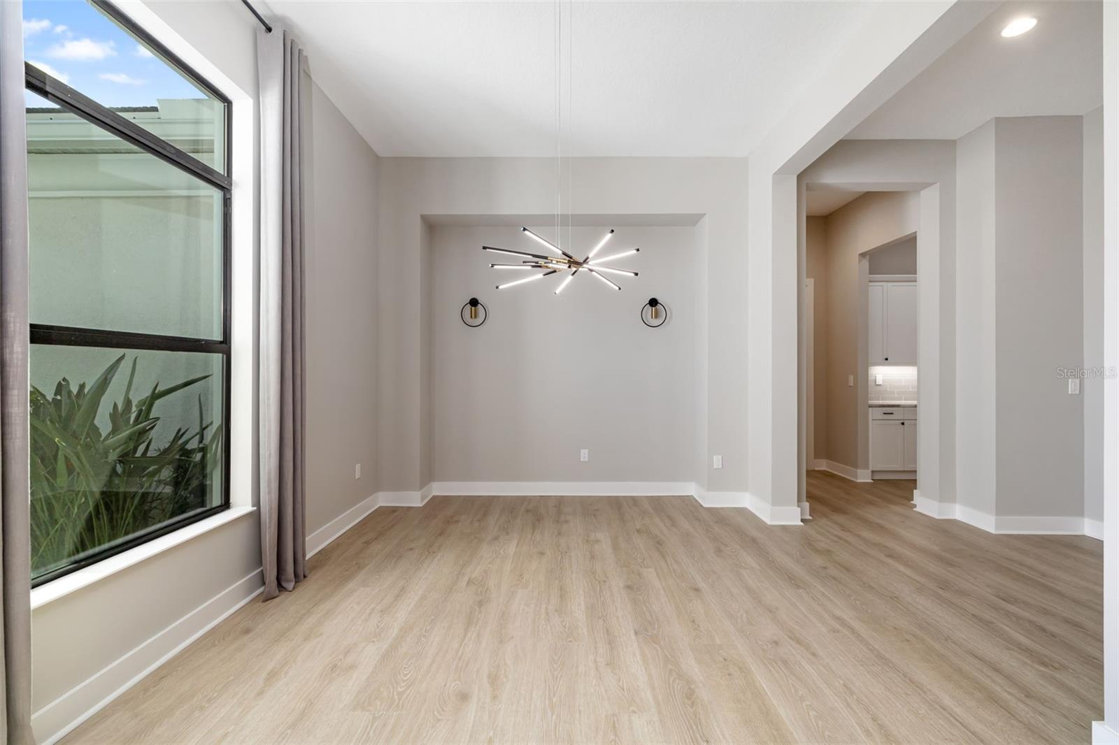 Image 22 of 81 For 9004 Artisan Way