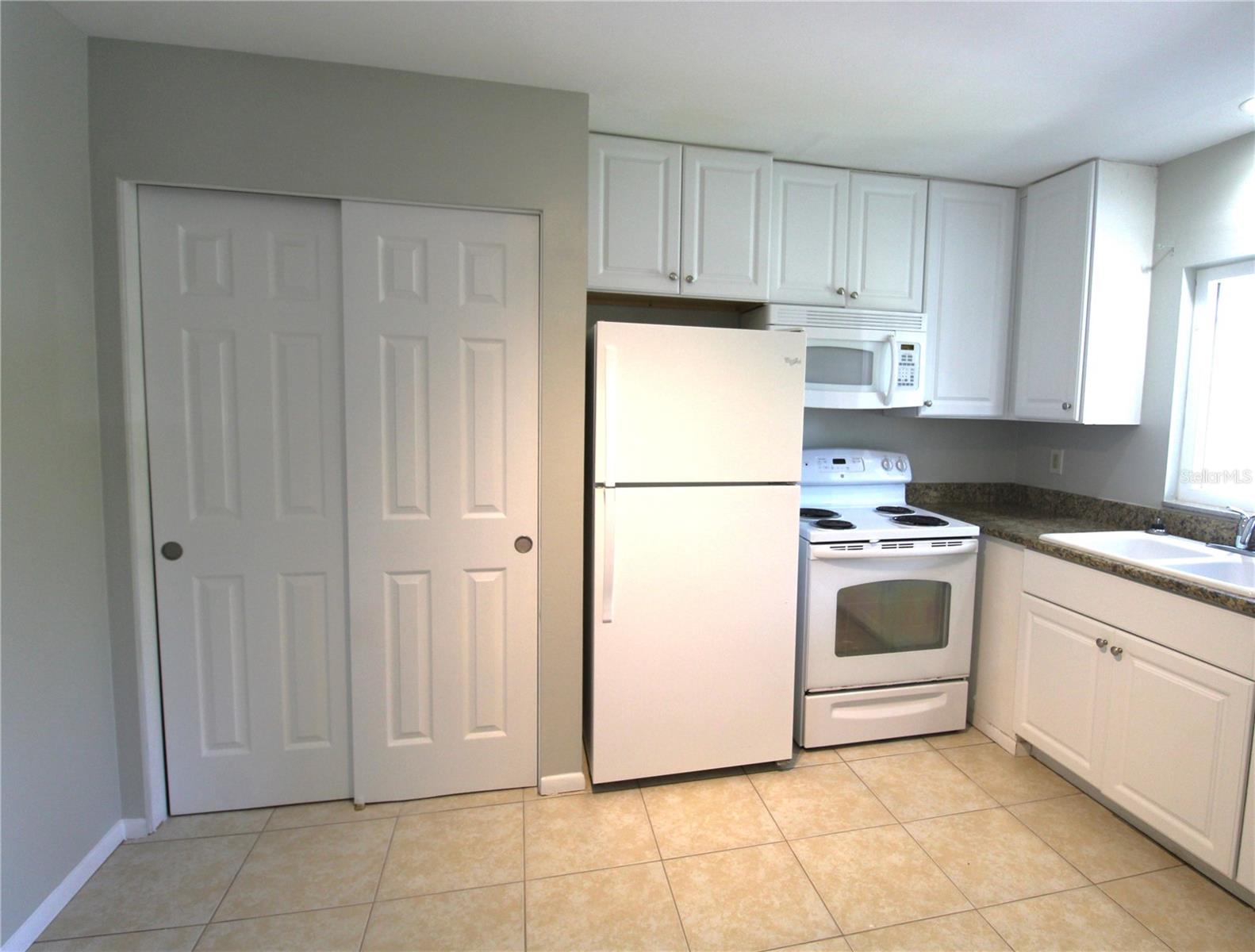 Image 3 of 9 For 2304 Ringling Boulevard 207