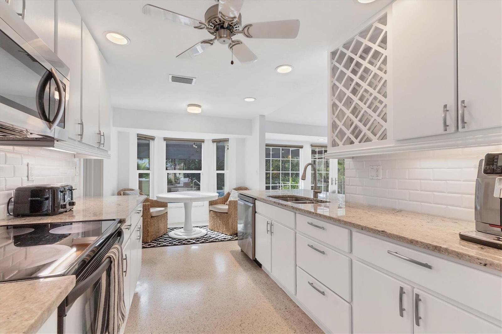 Image 11 of 52 For 5112 Oakmont Place