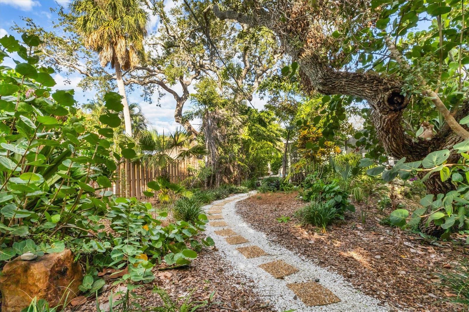 Image 40 of 52 For 5112 Oakmont Place