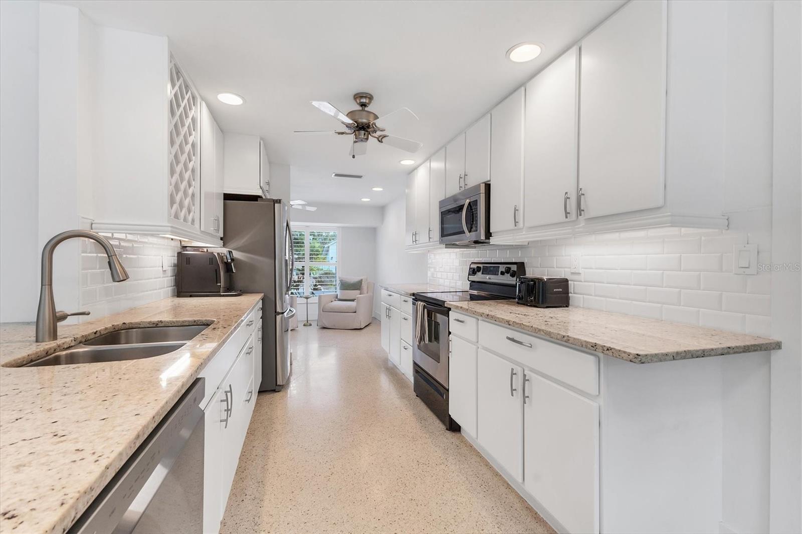 Image 9 of 52 For 5112 Oakmont Place