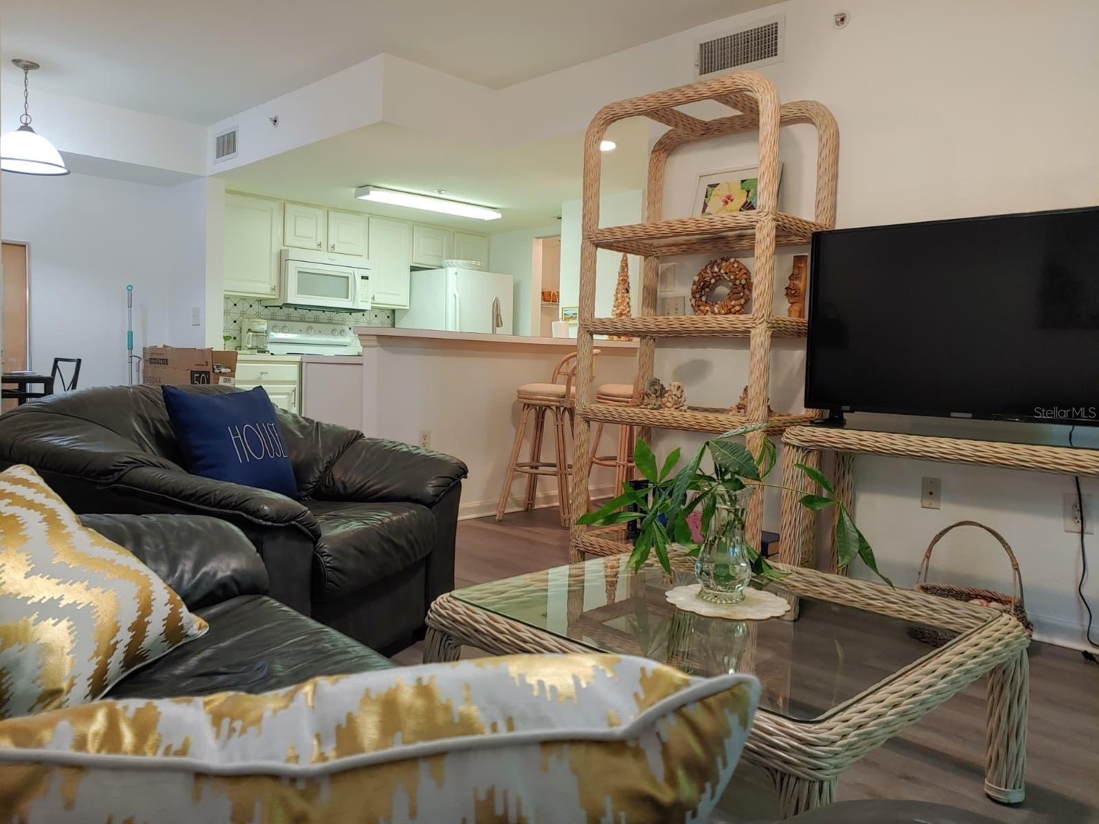 Image 5 of 16 For 4122 Residence Dr  102