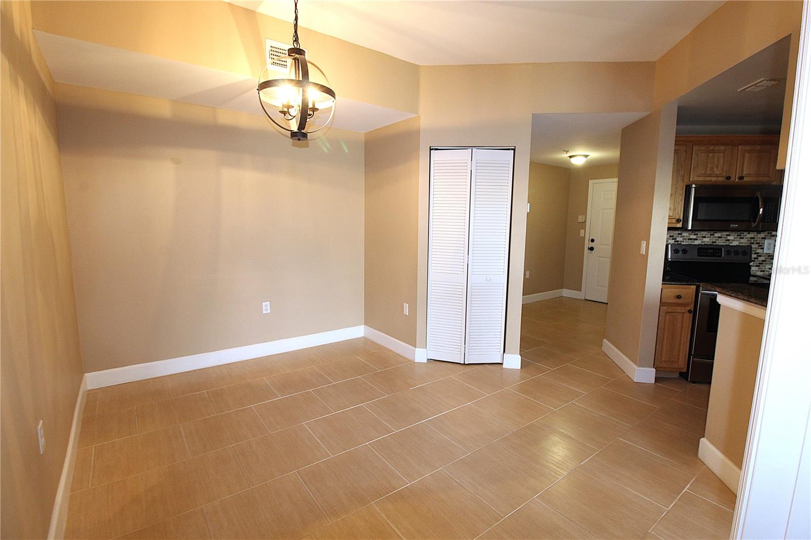 Image 4 of 21 For 5459 Bentgrass Drive 204