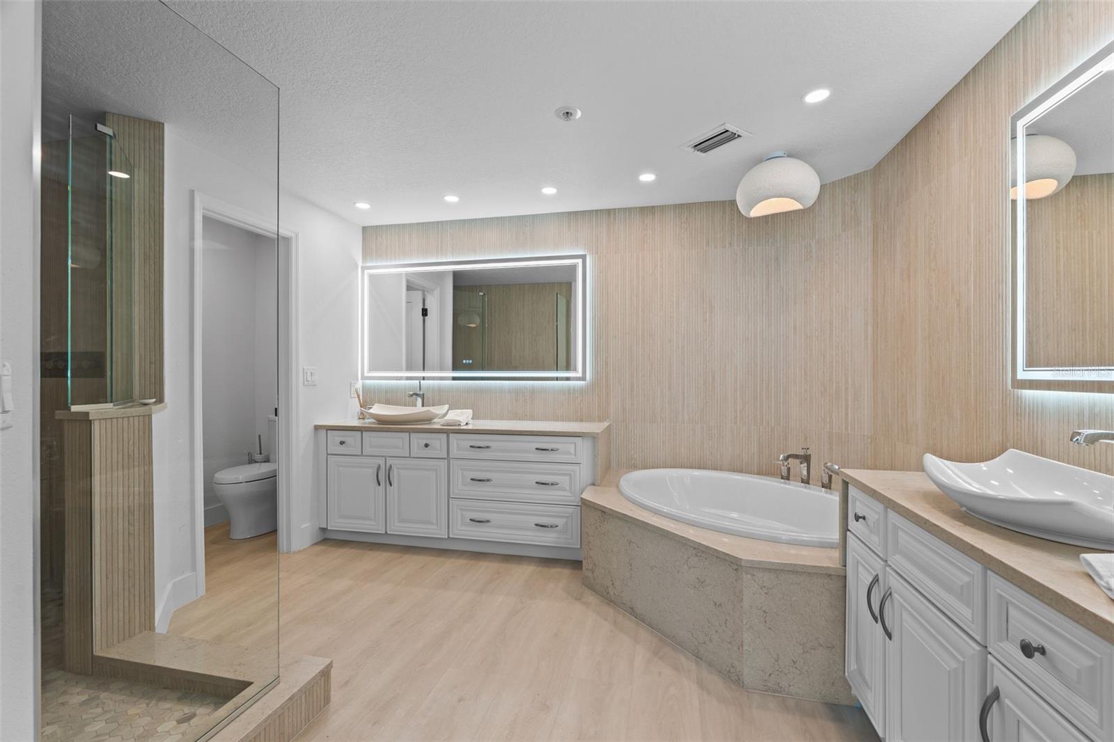 Image 17 of 46 For 1260 Dolphin Bay Way 301