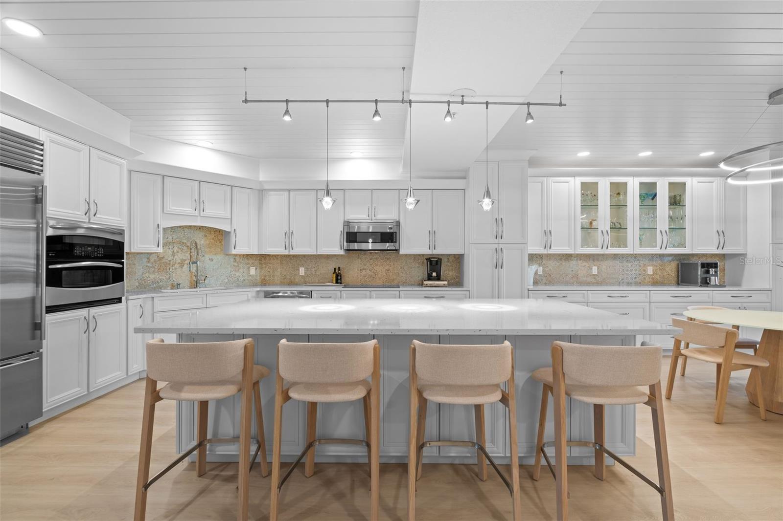 Image 7 of 46 For 1260 Dolphin Bay Way 301