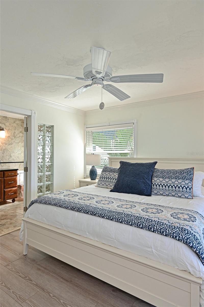 Image 13 of 49 For 10313 Waterbird Way 4