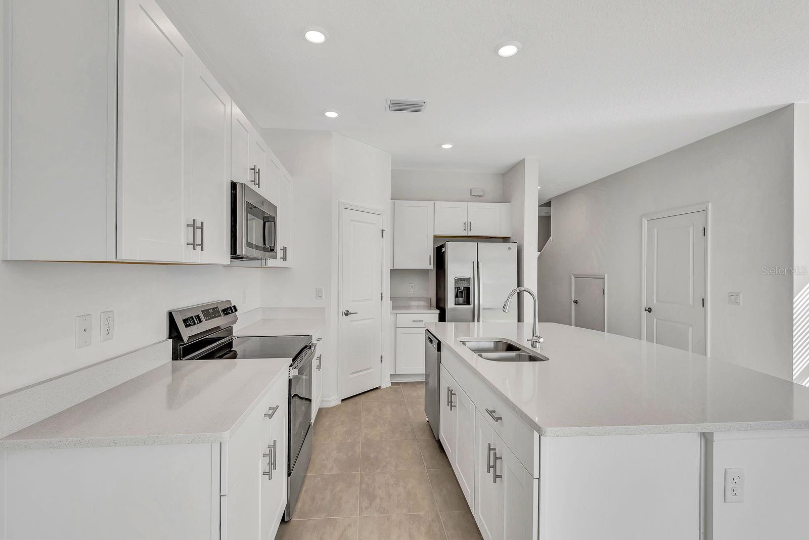 Image 11 of 39 For 16556 Bergamo Place