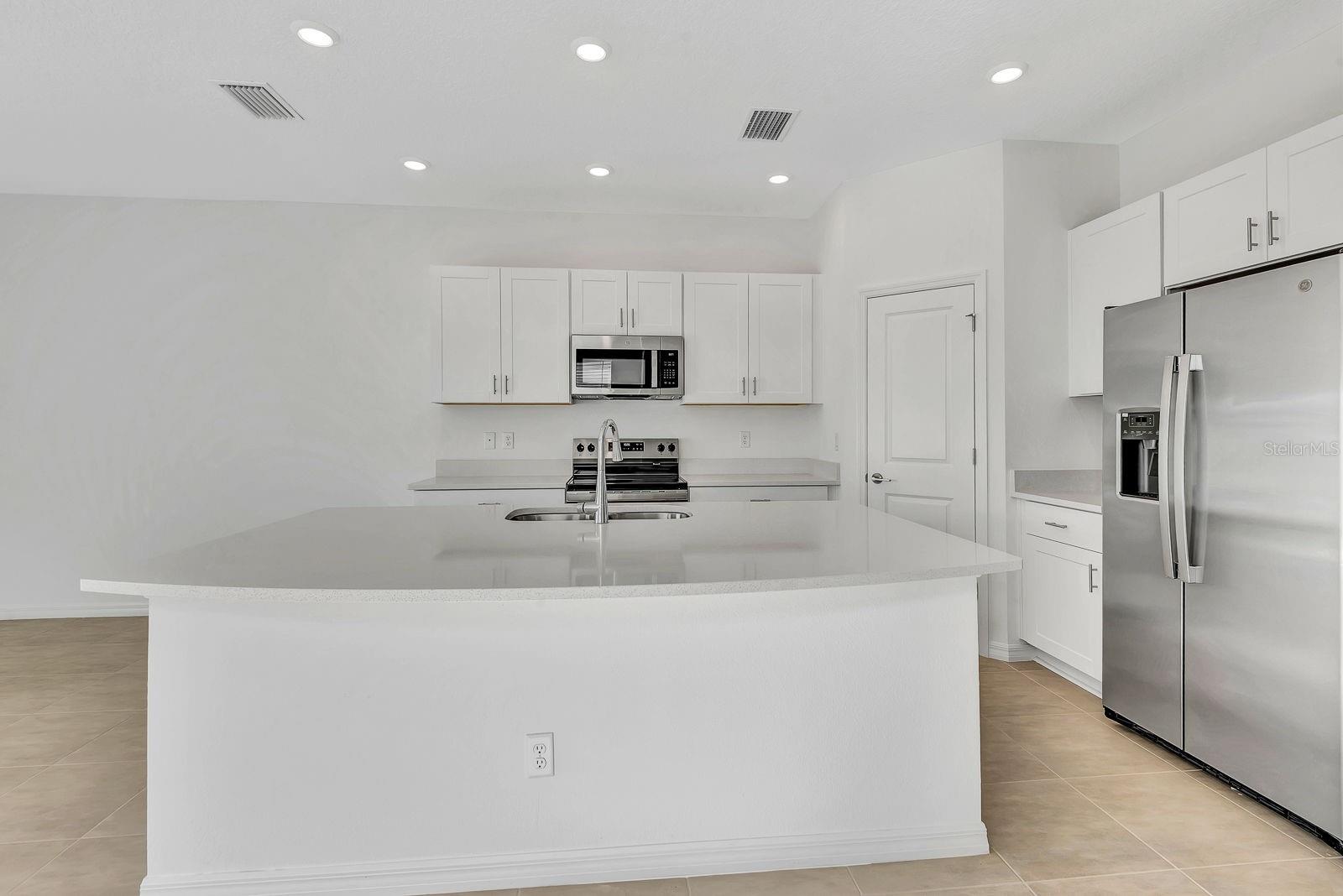 Image 13 of 39 For 16556 Bergamo Place