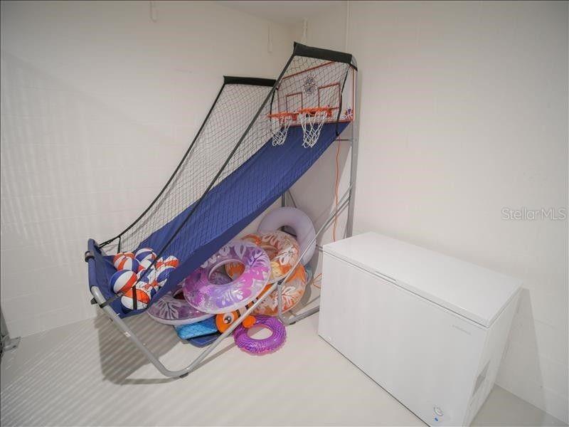 Image 42 of 44 For 2305 Avenue C