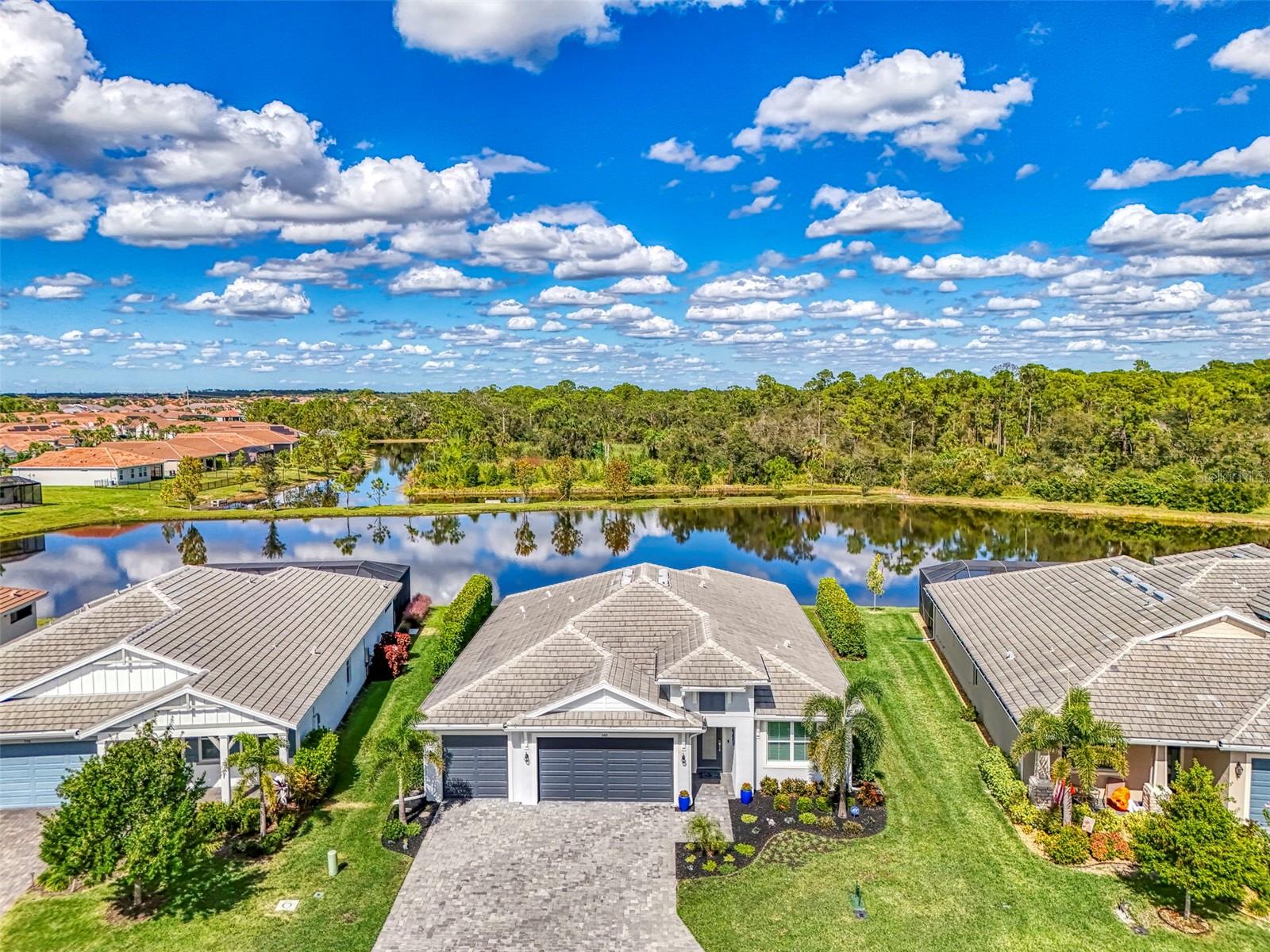 Details for 560 Mistiflower Circle, NOKOMIS, FL 34275