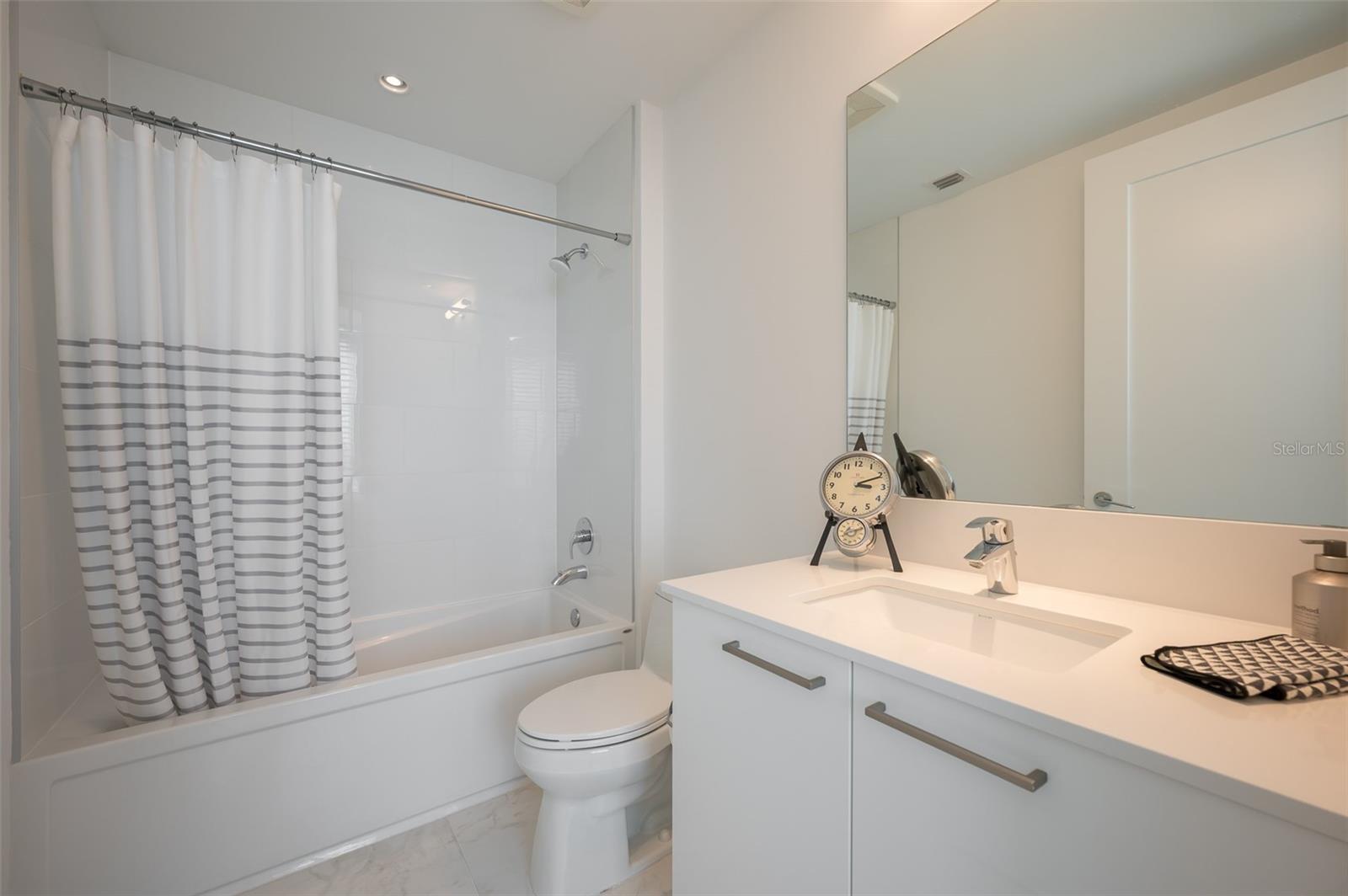 Image 24 of 62 For 111 Pineapple Avenue 1013