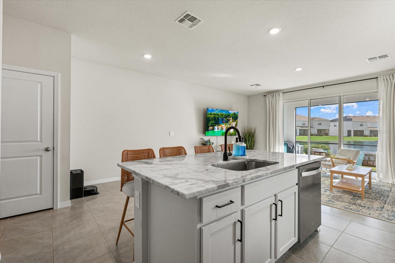 Image 11 of 79 For 17713 Crescent Moon Loop