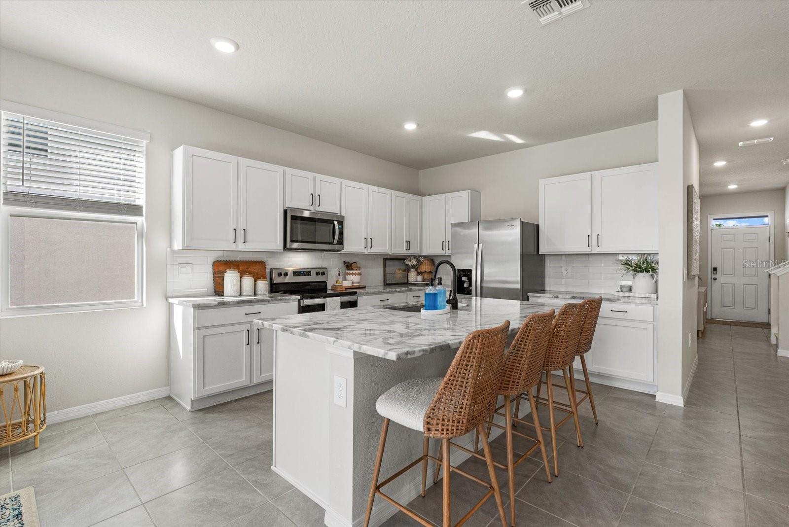 Image 12 of 79 For 17713 Crescent Moon Loop