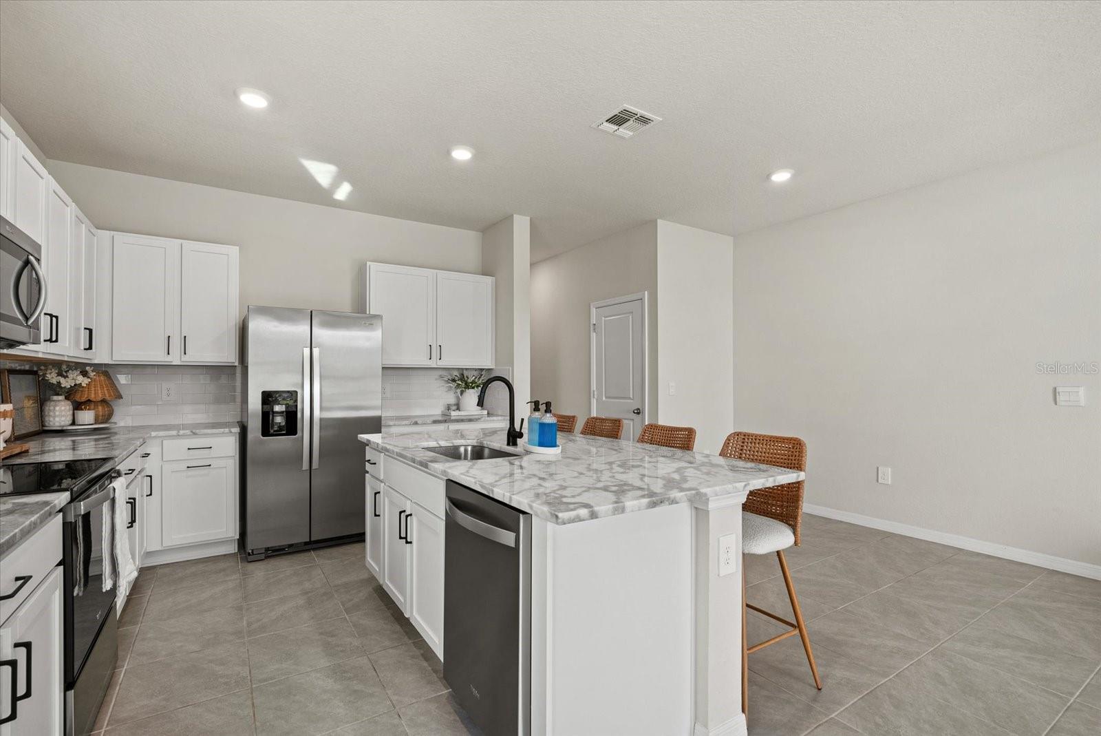 Image 13 of 79 For 17713 Crescent Moon Loop