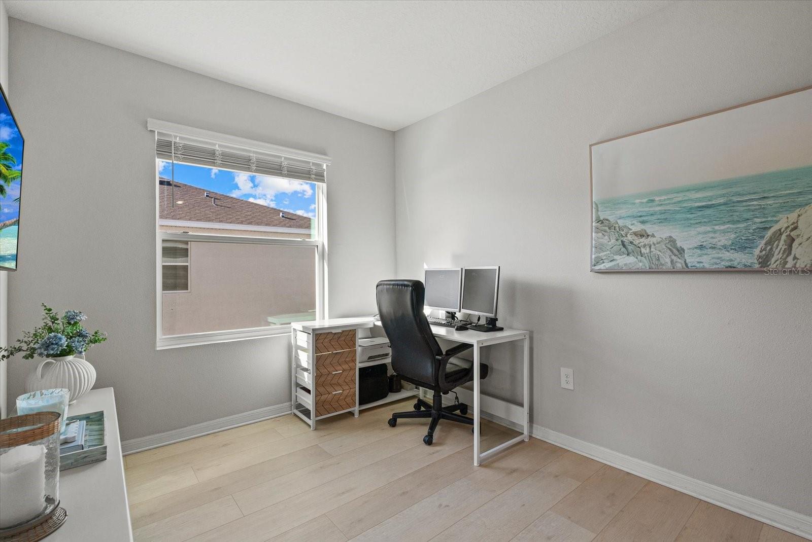 Image 17 of 79 For 17713 Crescent Moon Loop