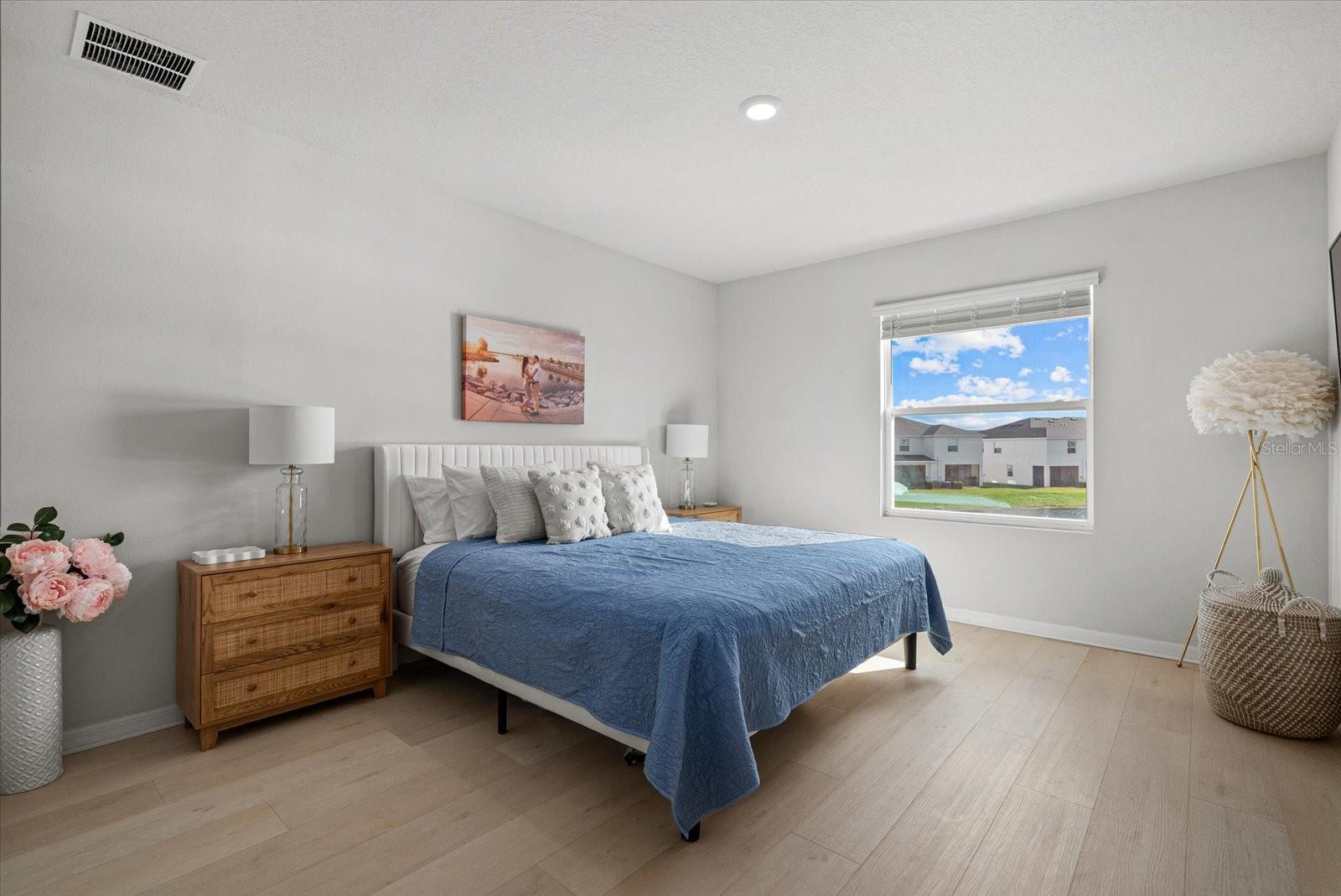 Image 23 of 79 For 17713 Crescent Moon Loop