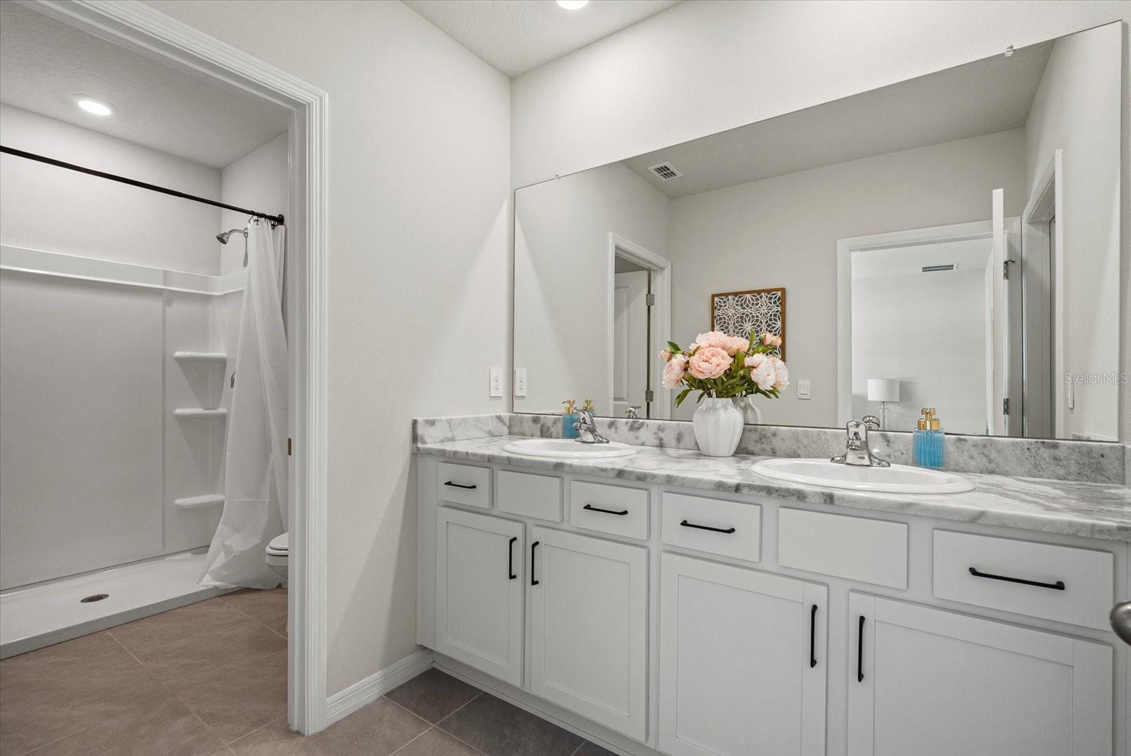 Image 26 of 79 For 17713 Crescent Moon Loop