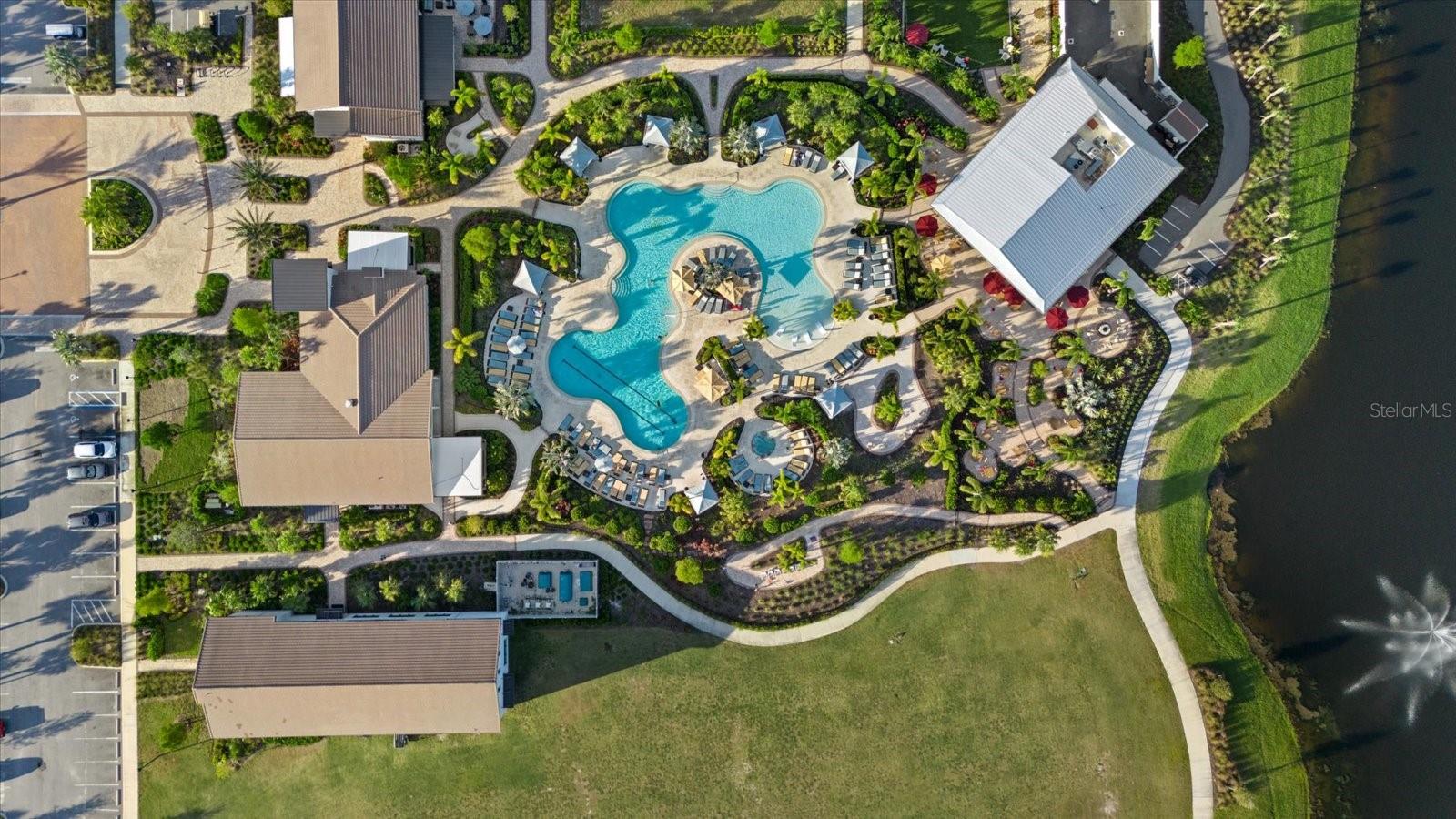 Image 29 of 79 For 17713 Crescent Moon Loop