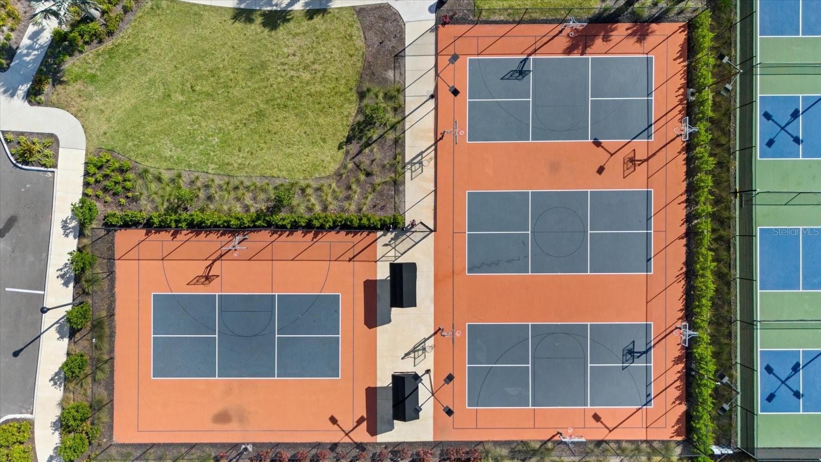 Image 35 of 79 For 17713 Crescent Moon Loop