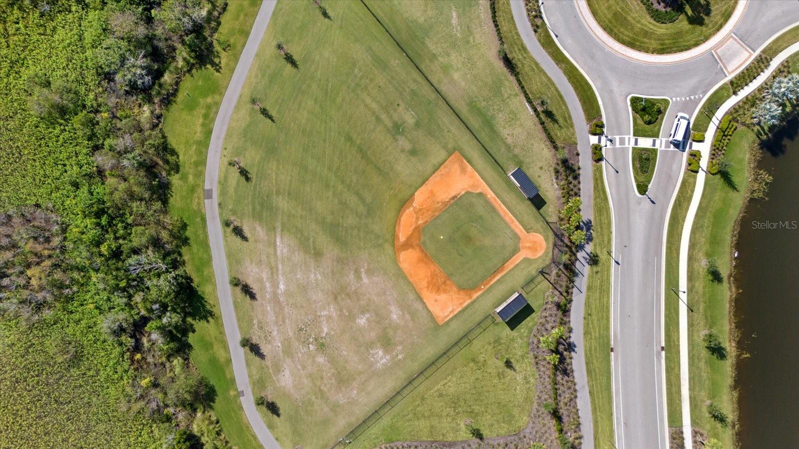 Image 40 of 79 For 17713 Crescent Moon Loop