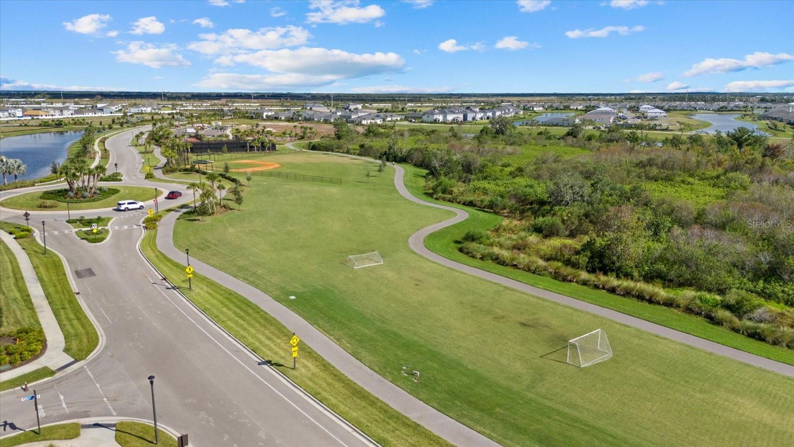 Image 42 of 79 For 17713 Crescent Moon Loop