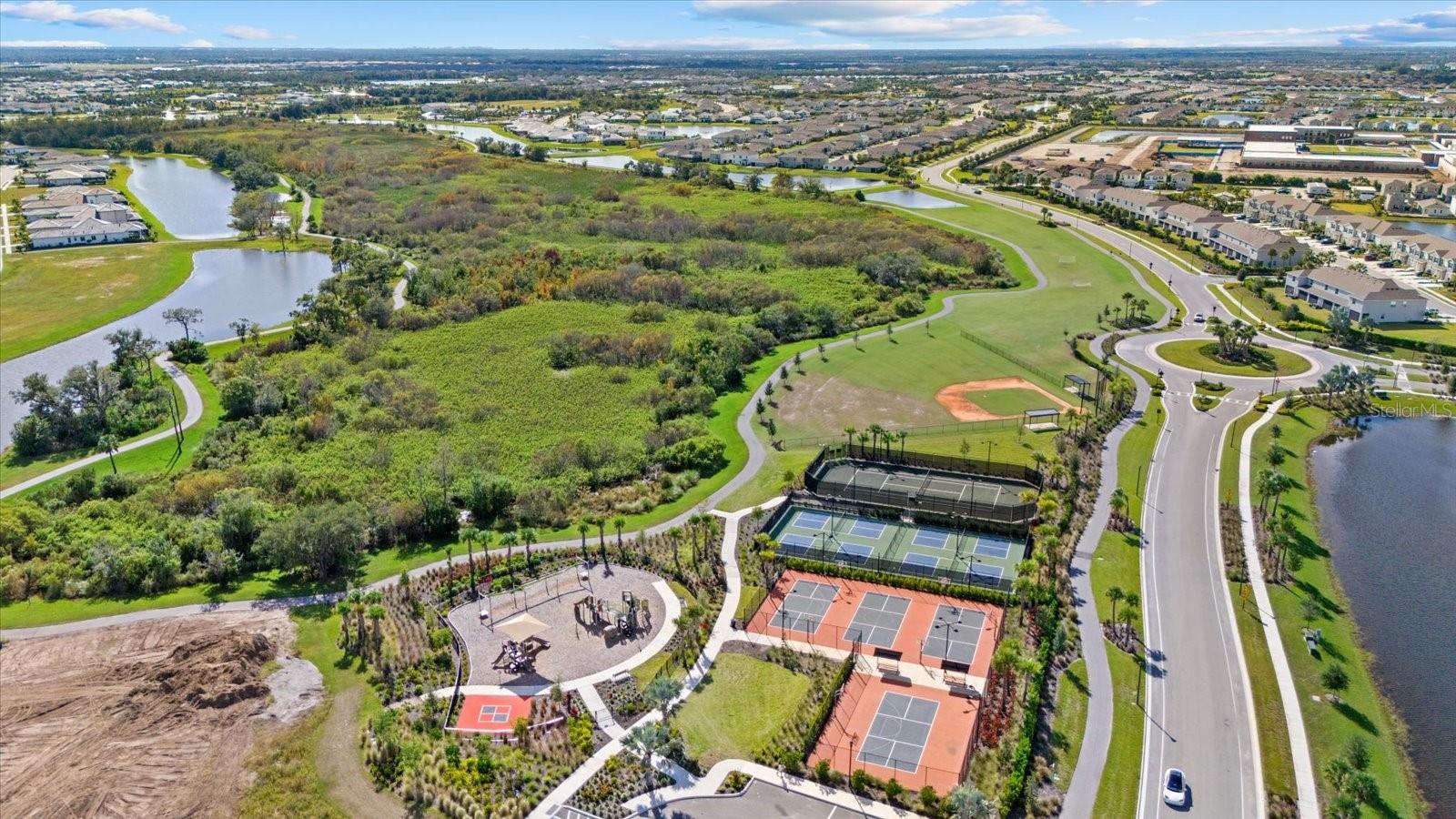 Image 44 of 79 For 17713 Crescent Moon Loop