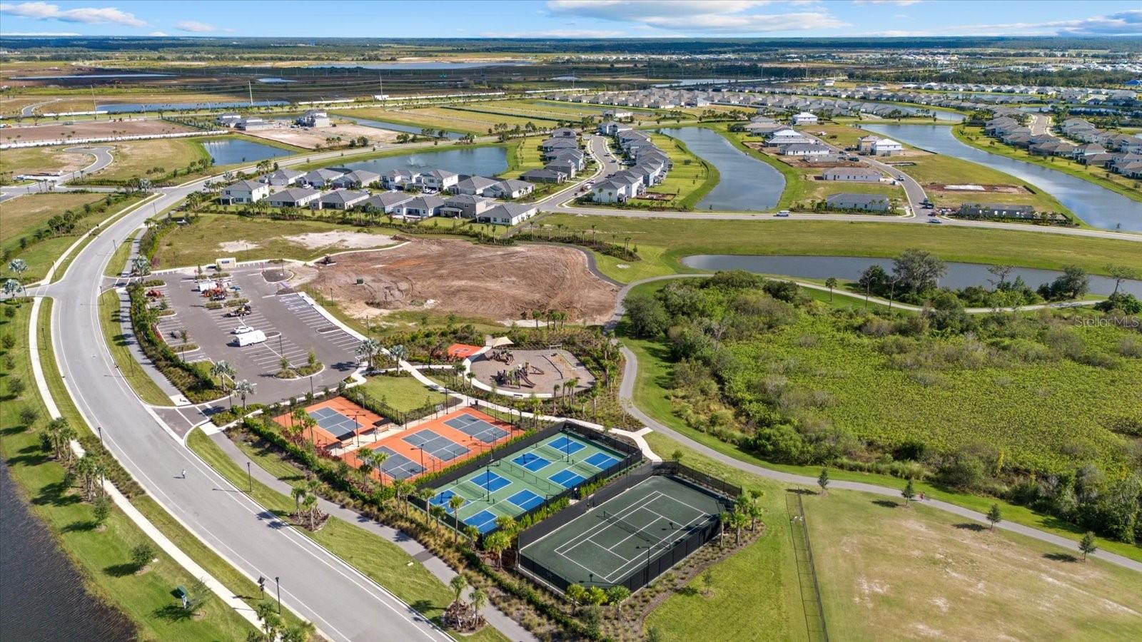 Image 45 of 79 For 17713 Crescent Moon Loop