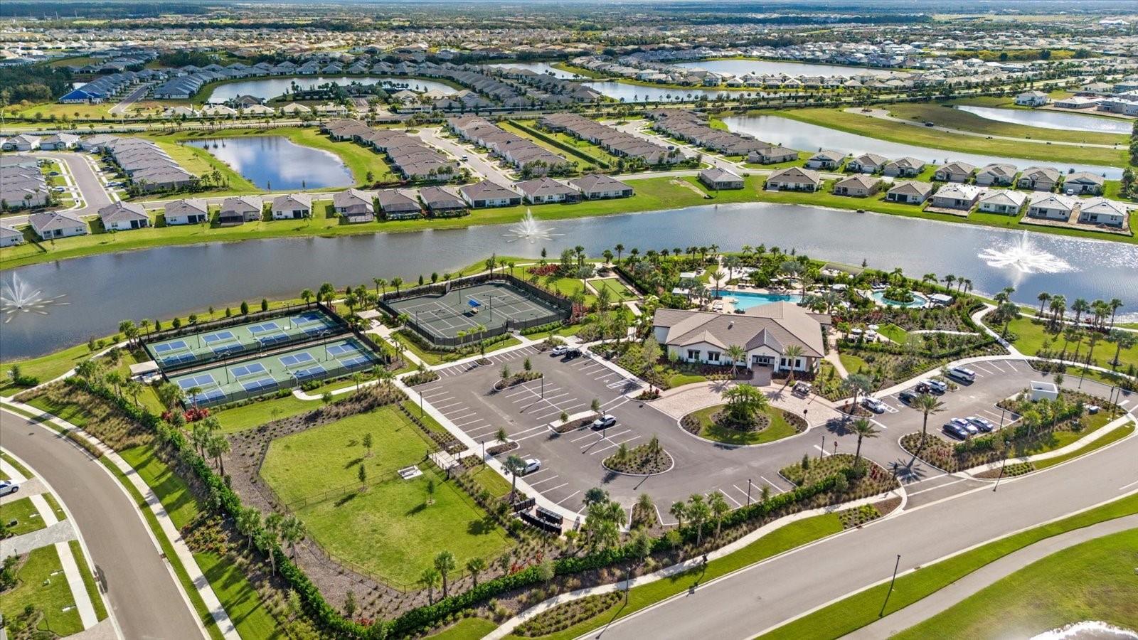 Image 46 of 79 For 17713 Crescent Moon Loop