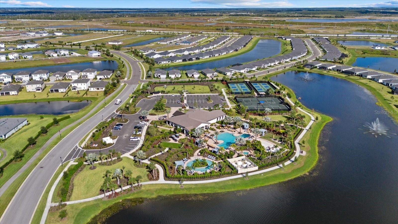 Image 48 of 79 For 17713 Crescent Moon Loop