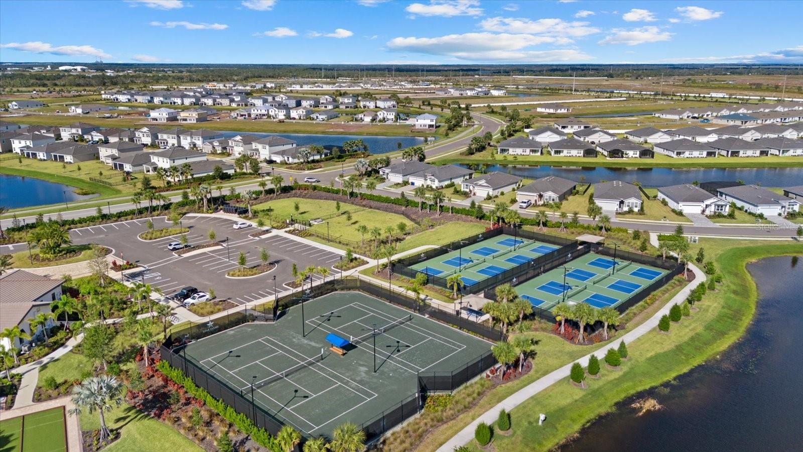 Image 51 of 79 For 17713 Crescent Moon Loop