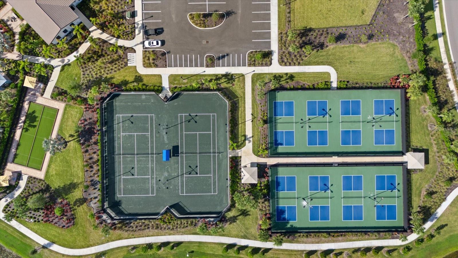 Image 52 of 79 For 17713 Crescent Moon Loop