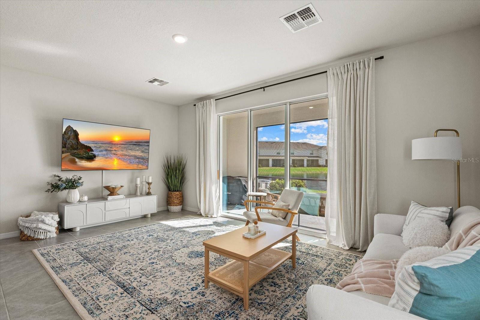 Image 6 of 79 For 17713 Crescent Moon Loop