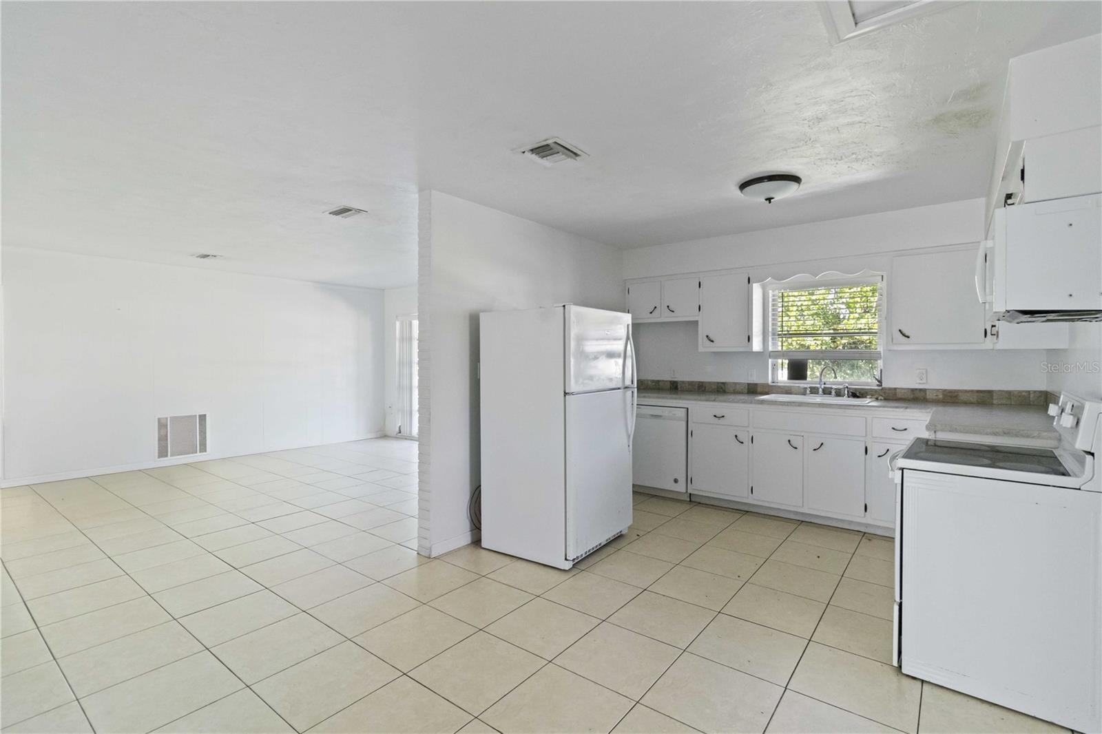 Image 6 of 30 For 2770 Wood Street